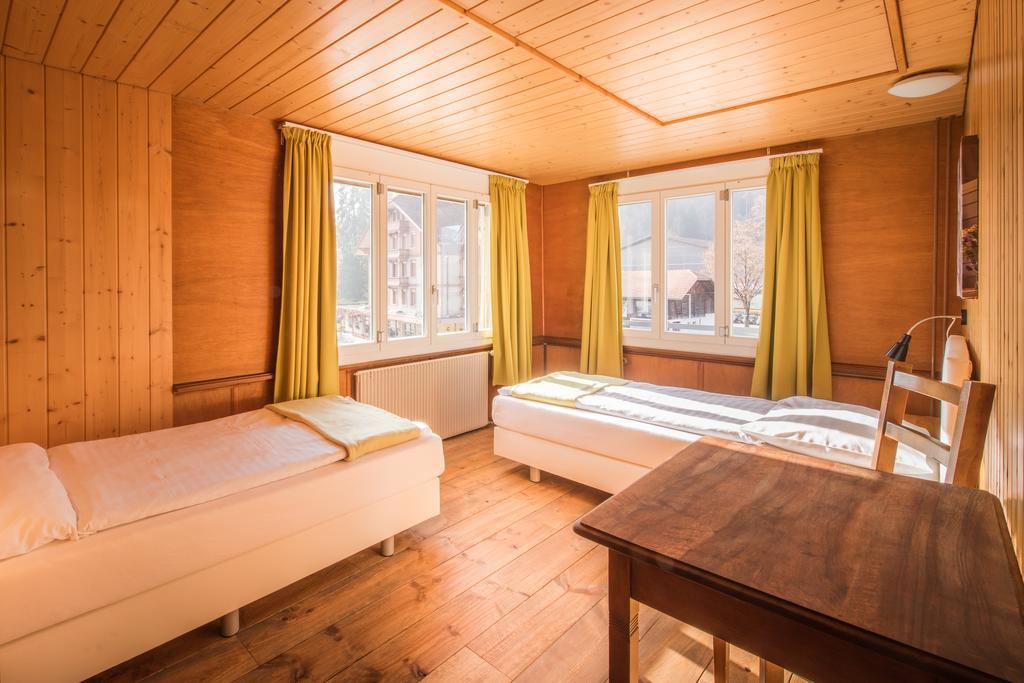 Hotel Tell And Apartments Unterseen Extérieur photo