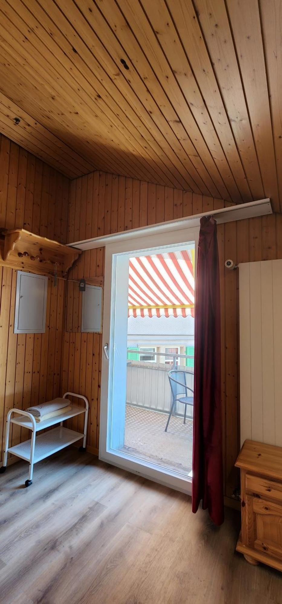 Hotel Tell And Apartments Unterseen Chambre photo