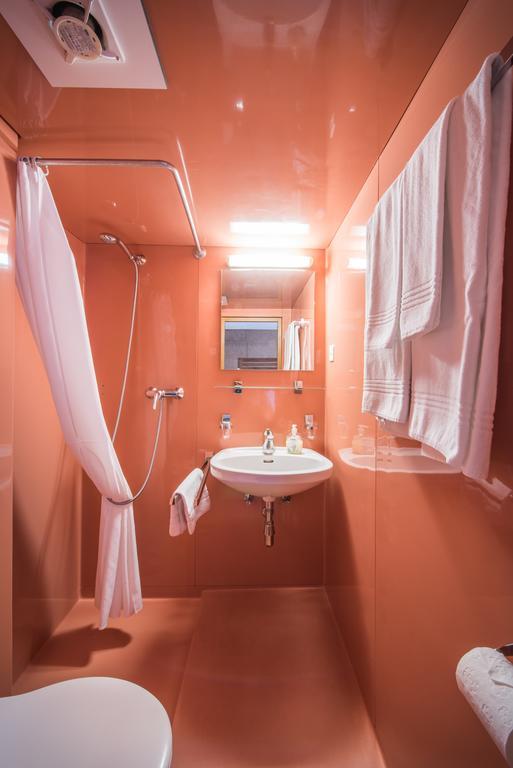 Hotel Tell And Apartments Unterseen Extérieur photo