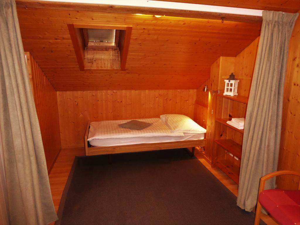 Hotel Tell And Apartments Unterseen Extérieur photo
