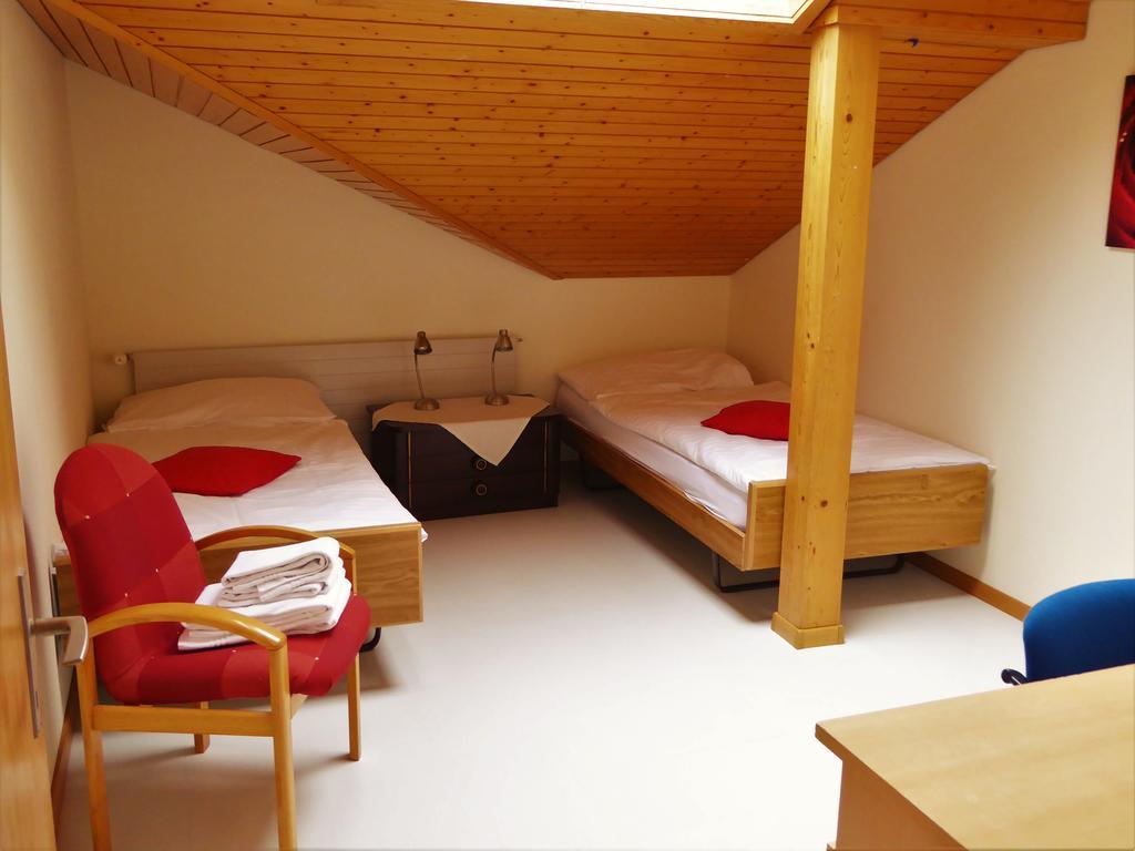 Hotel Tell And Apartments Unterseen Extérieur photo